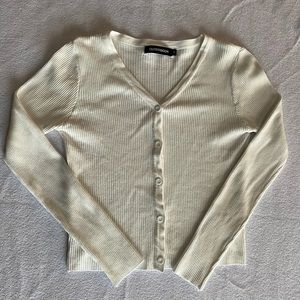 ✨3/10✨OUTFITBOOK Medium Button Up Long Sleeve